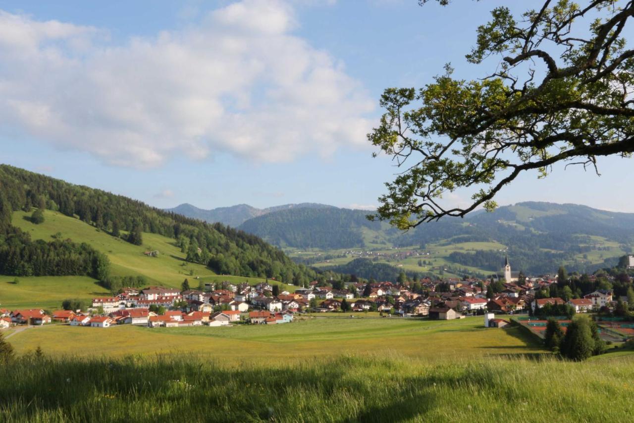 Exklusive Fewo Herrmann Im "Haus Hochgratblick" Oberstaufen Exterior foto